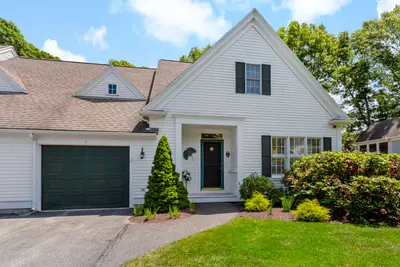 5 Mayfair Court, Unit 5, Mashpee MA