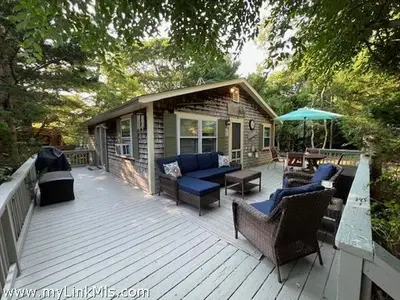 60r Carol Lane, Oak Bluffs MA