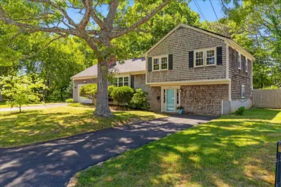 27 Steven Drive, Yarmouth MA