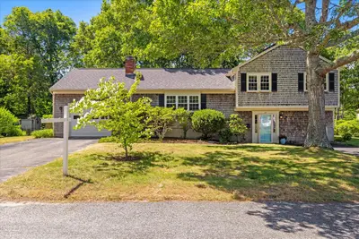 27 Steven Drive, Yarmouth MA — view 2