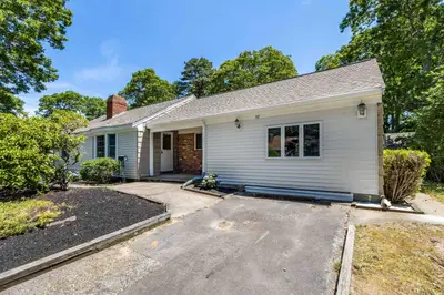 32 Davis Road, Yarmouth MA — view 3