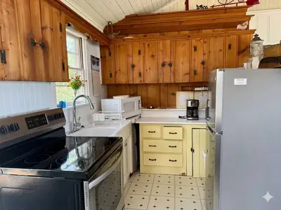 11 Beach Road, Oak Bluffs MA — view 4