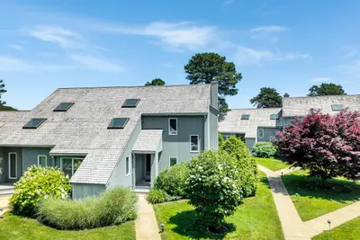 40 Hidden Cove Road, Unit 2, Oak Bluffs MA — view 2