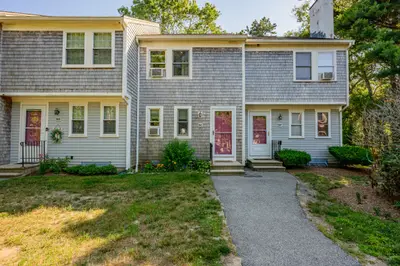 300 Falmouth Road, Unit Apt 9e, Mashpee MA