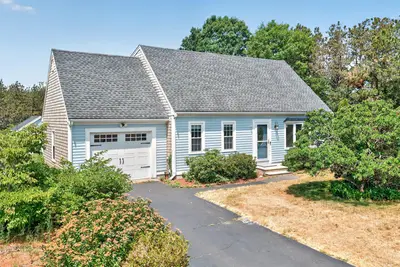 12 Cransbourne Circle