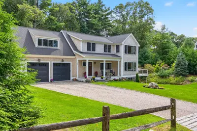 105 Bay Road