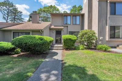 481 Buck Island Road, Unit Apt 1b, Yarmouth MA
