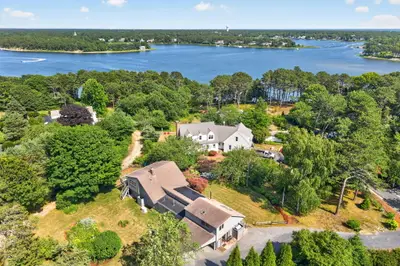 30 Fairway Road
