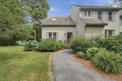 35 Santuit Pond Way, Unit 4a