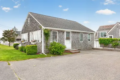 424 Grand Avenue, Falmouth MA — view 2