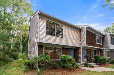 195 Falmouth Road, Unit Apt 10a
