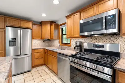 195 Falmouth Road, Unit Apt 10a, Mashpee MA — view 4