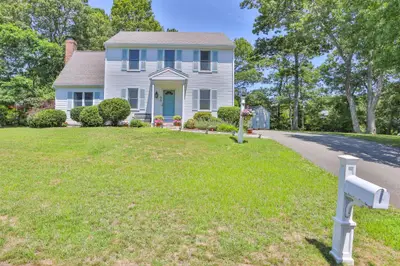 36 Waltham Circle, Yarmouth MA — view 2