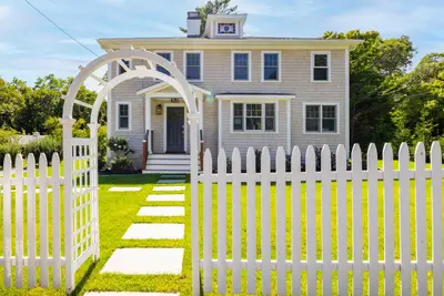 5 Pine Tree Lane, Vineyard Haven MA — view 5