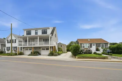 29 & 33 Lagoon Pond Road, Vineyard Haven MA