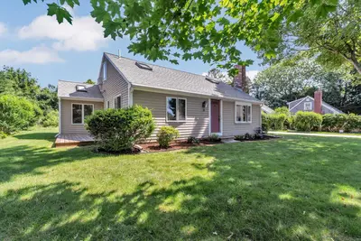 18 Clearview Avenue, Falmouth MA — view 2