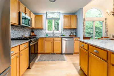 8 Executive Drive, Mashpee MA — view 4