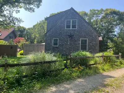 323 County Road, Oak Bluffs MA — view 5