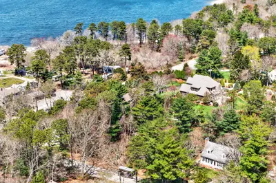 3 Lakeview Drive