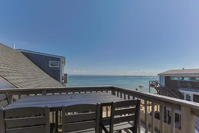 539 Commercial Street, Unit 7