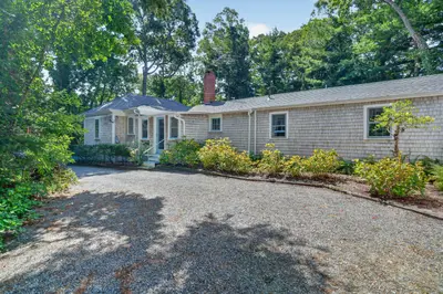 528 Main Street, Vineyard Haven MA — view 2