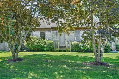 66 Hudson Avenue, Oak Bluffs MA — view 3