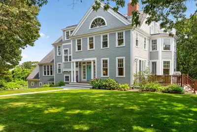 129 Racing Beach Avenue, Falmouth MA — view 2
