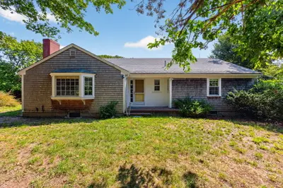 21 Old Colony Road, Harwich MA