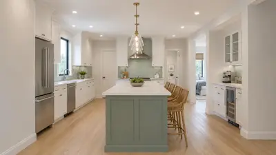 31 Temahigan Avenue, Oak Bluffs MA — view 3