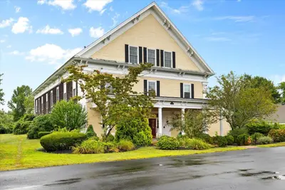 3512 Main Street, Unit Apt 3, Barnstable MA — view 2
