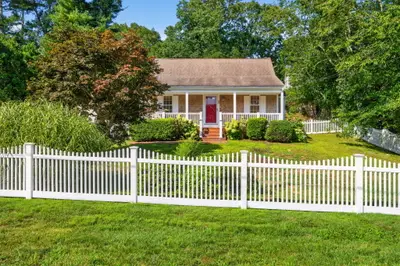 68 Horseshoe Bend Way, Mashpee MA — view 2