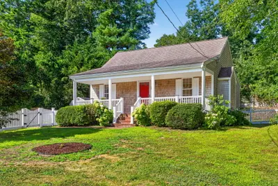 68 Horseshoe Bend Way, Mashpee MA — view 3