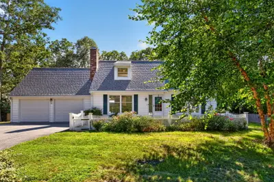 16 Holly Ridge Drive