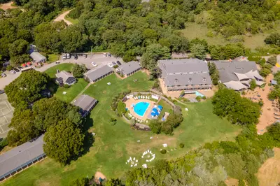 27 Island Inn Road, Unit 10c, Oak Bluffs MA — view 3