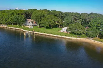 30 Overland Road, Mashpee MA