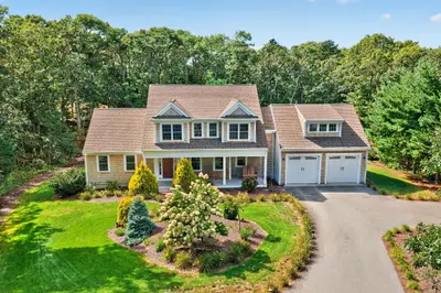 5 Cliffs Way