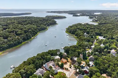 28 Quaker Run Road, Mashpee MA — view 3