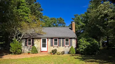 49 Lakeview Drive