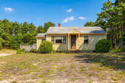 32 Highland Road, Truro MA — view 2