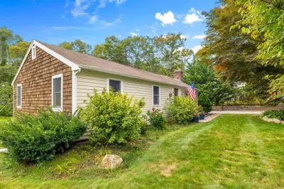 19 Essex Road, Mashpee MA — view 2