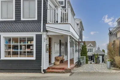 359 Commercial Street, Unit A