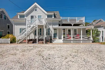 9 Dyer Street, Unit B