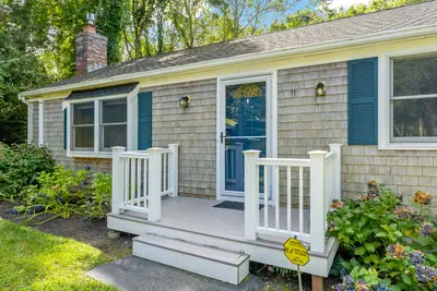 11 Warwick Way, Mashpee MA — view 3