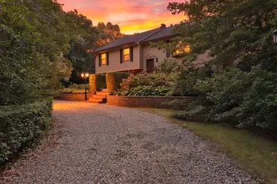 2 Robin Road