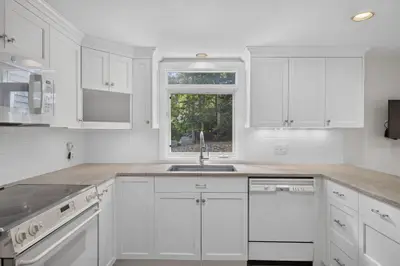 32 Greengate Road, Falmouth MA — view 5