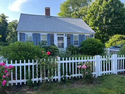 170 Lakeview Avenue, Falmouth MA
