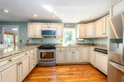 10 Oxfordshire Place, Mashpee MA — view 4