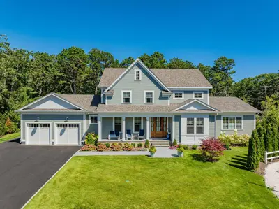 7 Willow Circle, Mashpee MA