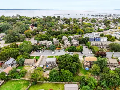 7 Old Colony Way, Provincetown MA