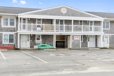 544 Shore Road, Unit 4, Truro MA